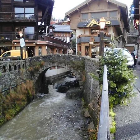 D'une A A 10 M Des Pistes Avec Terrasse Amenagee Et Wifi *